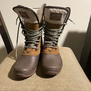 North Face High waterproof Boots brown women’s size 9
